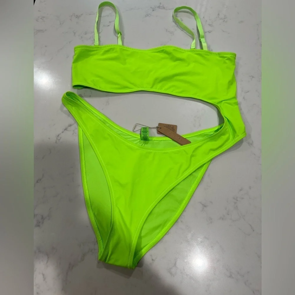 SKIMS SIGNATURE SWIM STRAPLESS MONOKINI COLOR NEON GREEN SIZE 3X